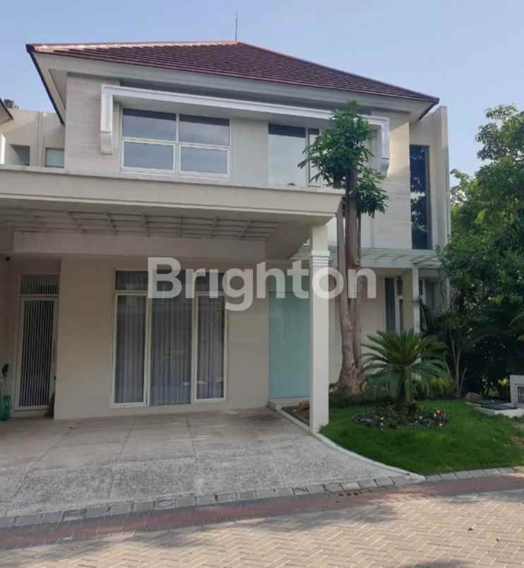 dijual rumah pakuwon city
