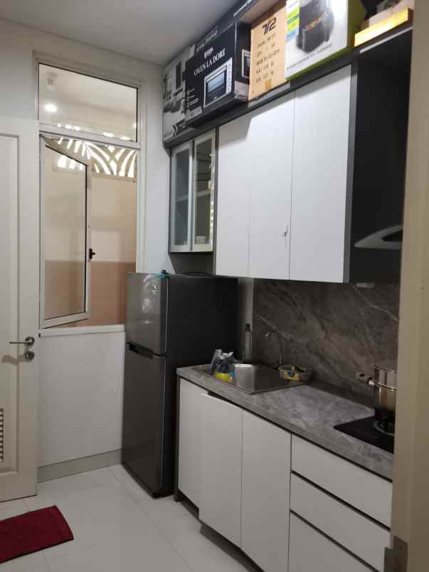 dijual rumah pakuwon city