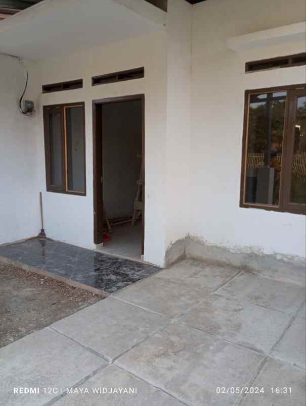 dijual rumah paniisan