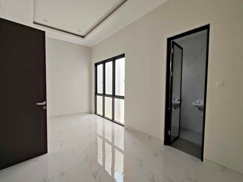 dijual rumah pantai mentari