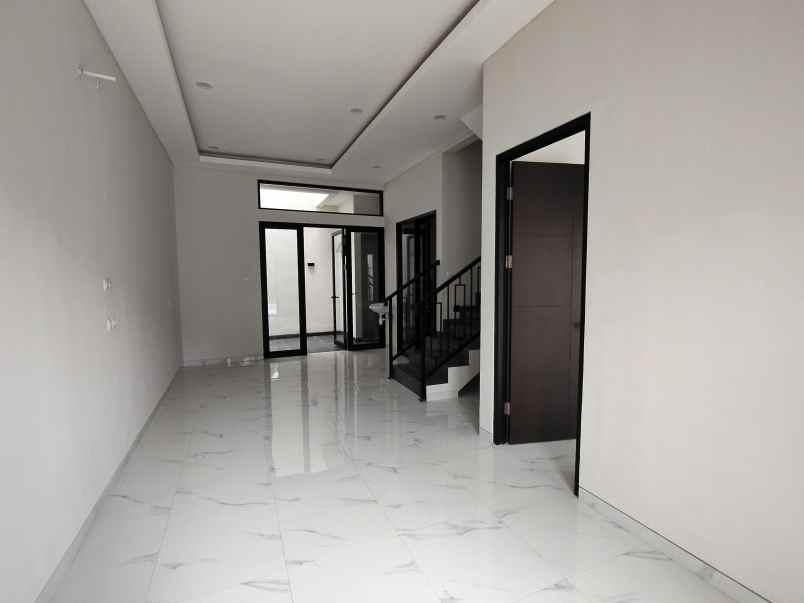 dijual rumah pantai mentari