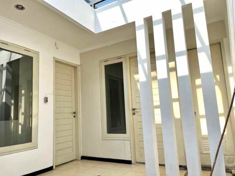 dijual rumah pantai mentari