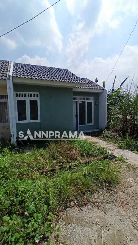 dijual rumah parung