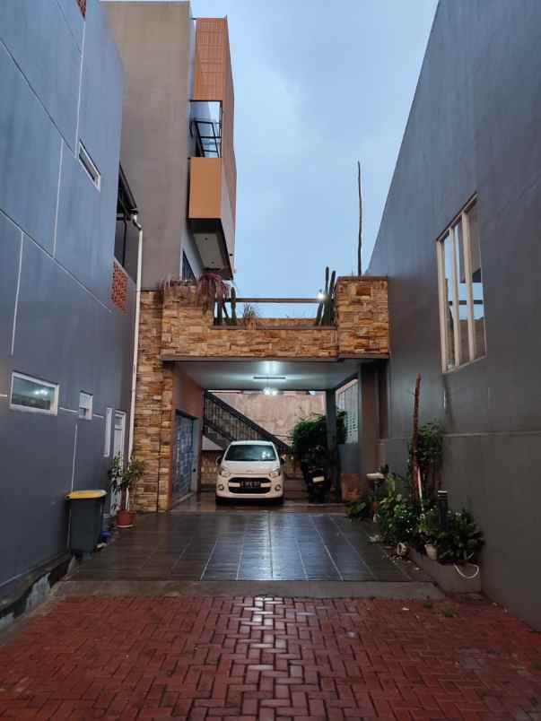 dijual rumah pasar minggu