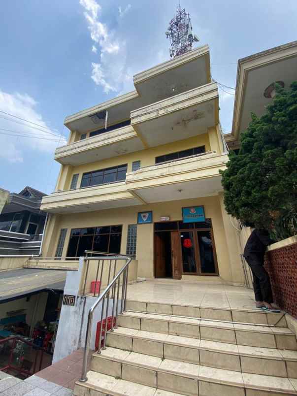 dijual rumah pasteur