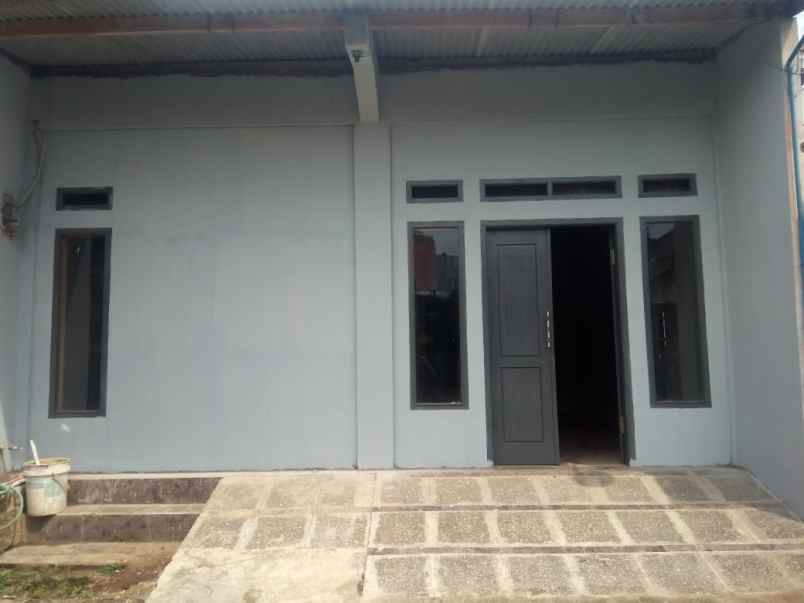 dijual rumah permata biru