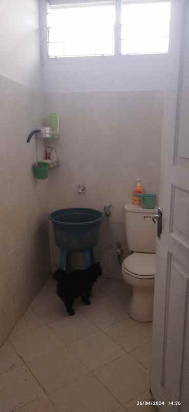 dijual rumah perum jatiwaringin asri