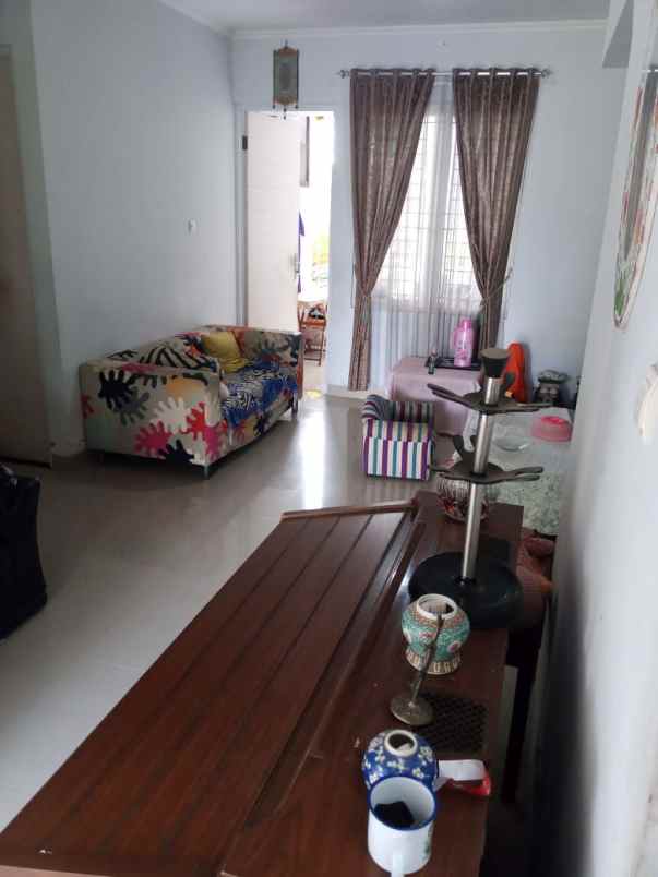 dijual rumah perum kiara residence
