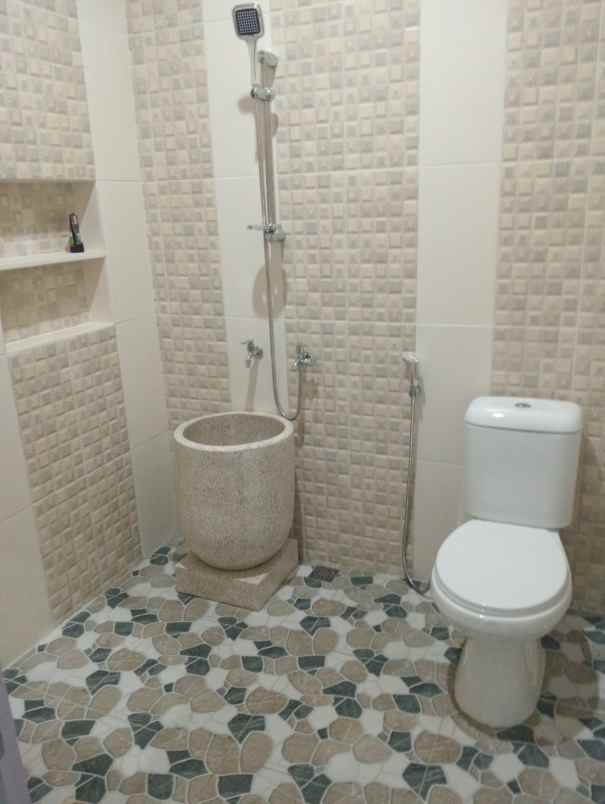 dijual rumah perum rewwin waru sidoarjo