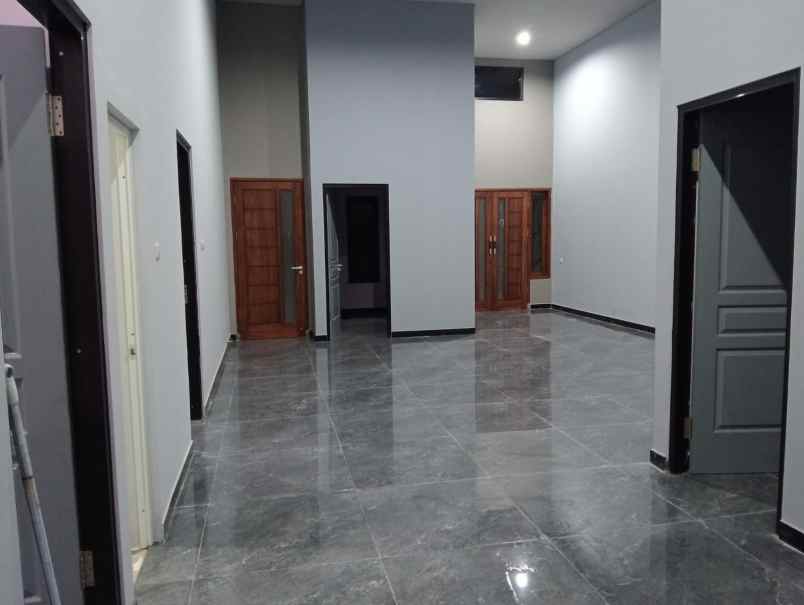 dijual rumah perum rewwin waru sidoarjo