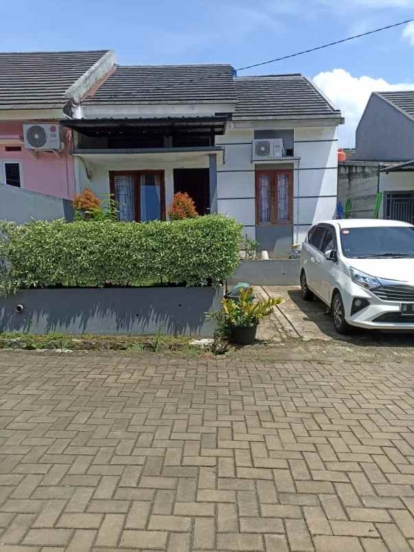 dijual rumah perumahan d phaniisan