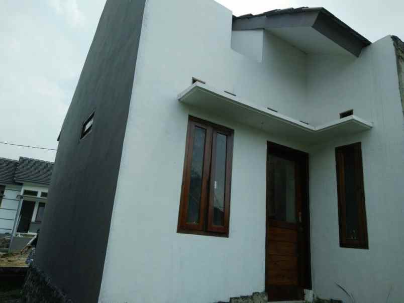 dijual rumah perumahan d phaniisan