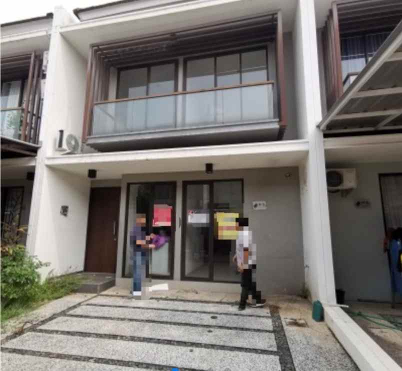 dijual rumah perumahan golden city