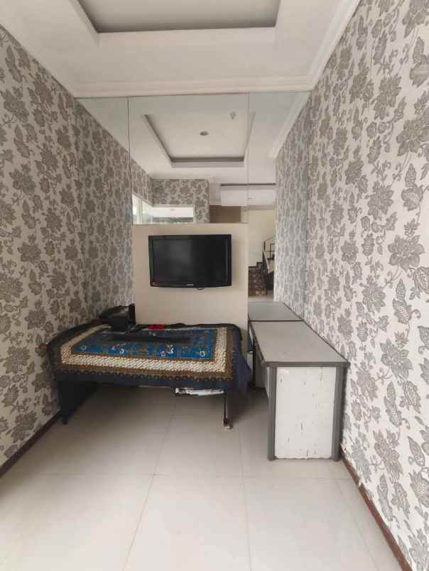 dijual rumah perumahan gunung anyar