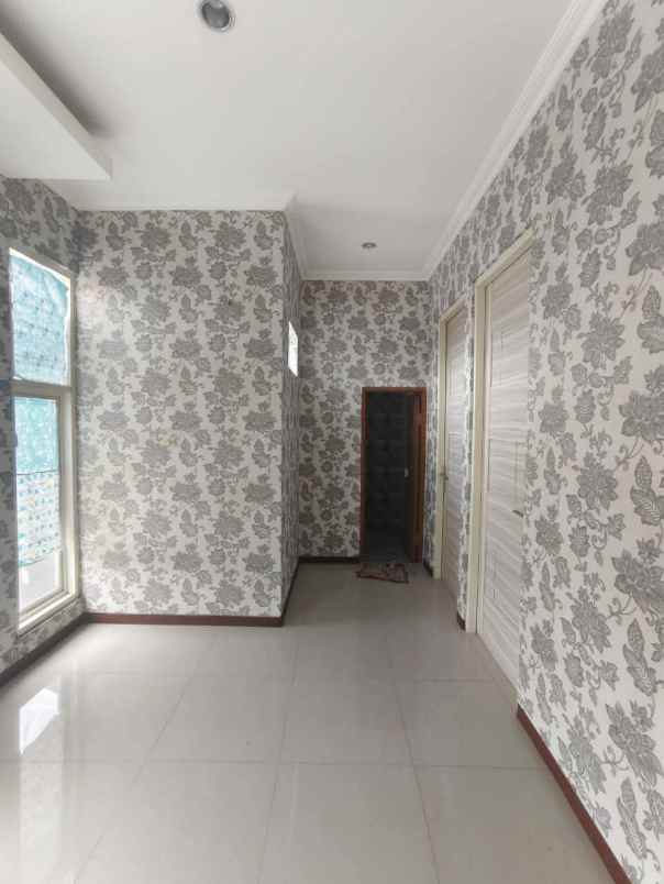 dijual rumah perumahan gunung anyar