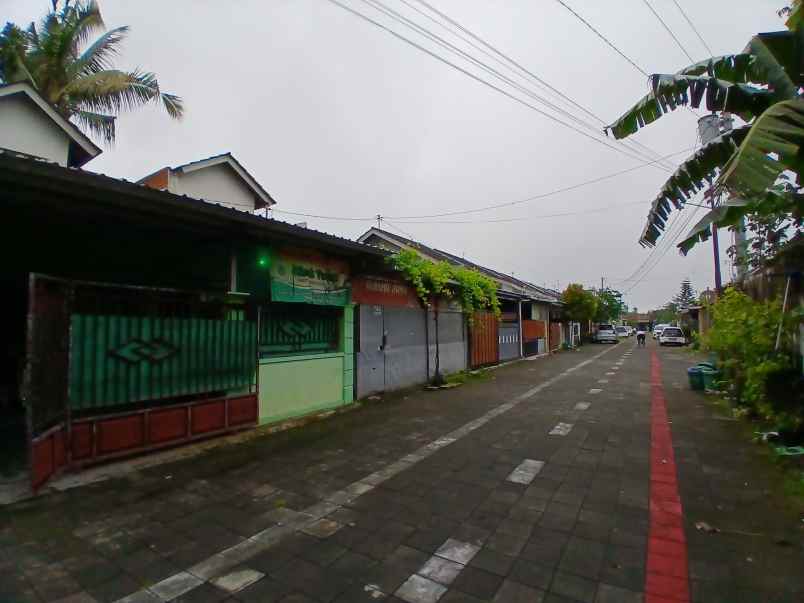 dijual rumah perumahan pondok randu