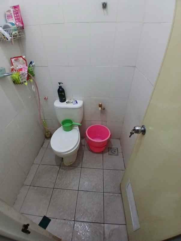 dijual rumah perumahan pondok randu