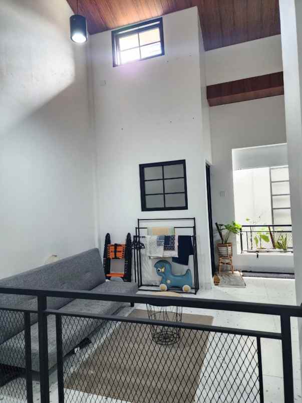 dijual rumah pisangan