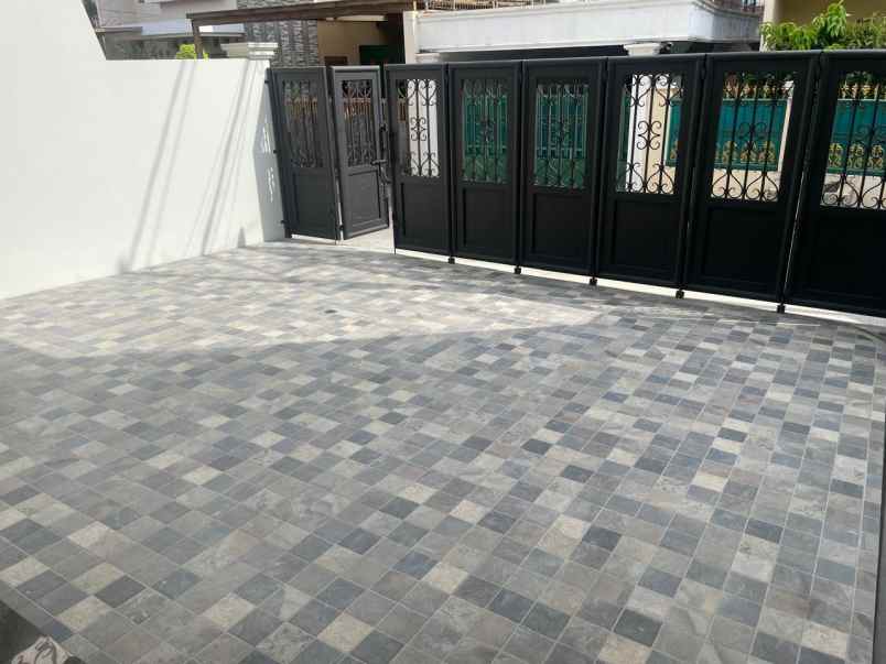 dijual rumah pondok bambu jakarta