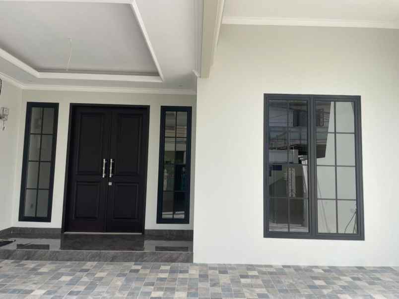 dijual rumah pondok bambu jakarta