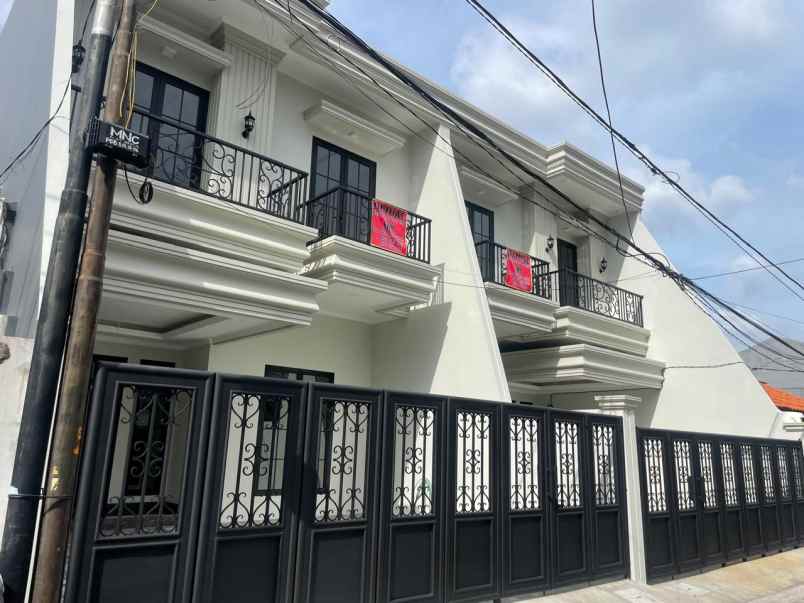 dijual rumah pondok bambu jakarta