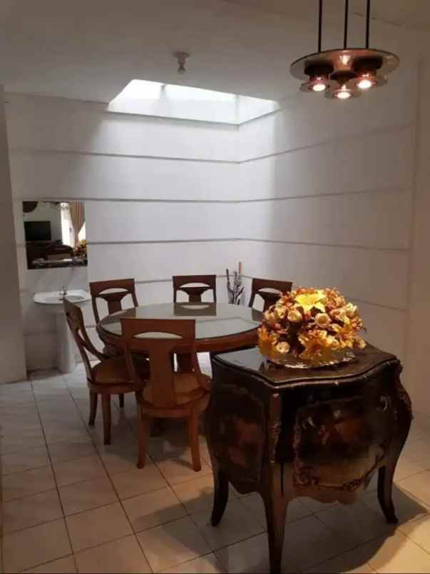 dijual rumah pondok indah