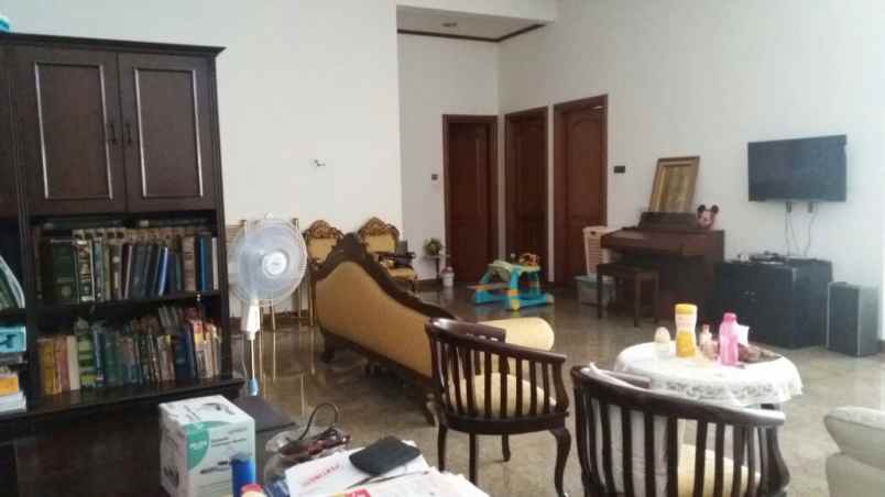 dijual rumah pondok indah