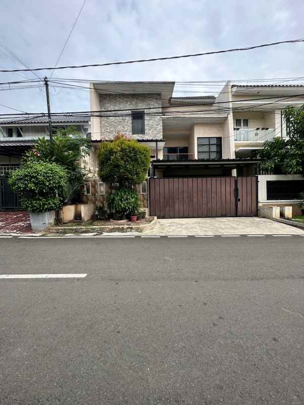 dijual rumah pondok kelapa