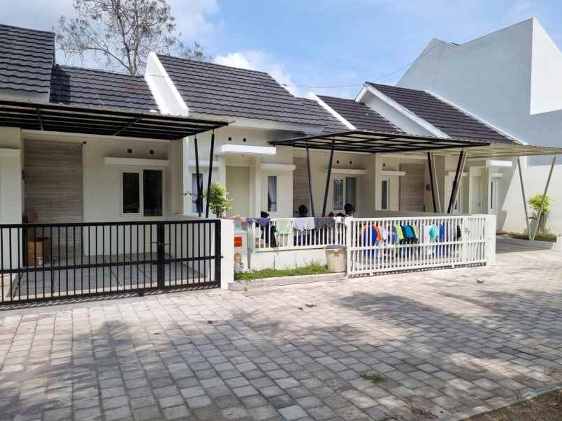 dijual rumah prambanan sleman