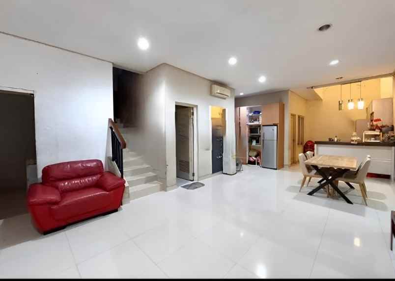 dijual rumah puri mansion estate