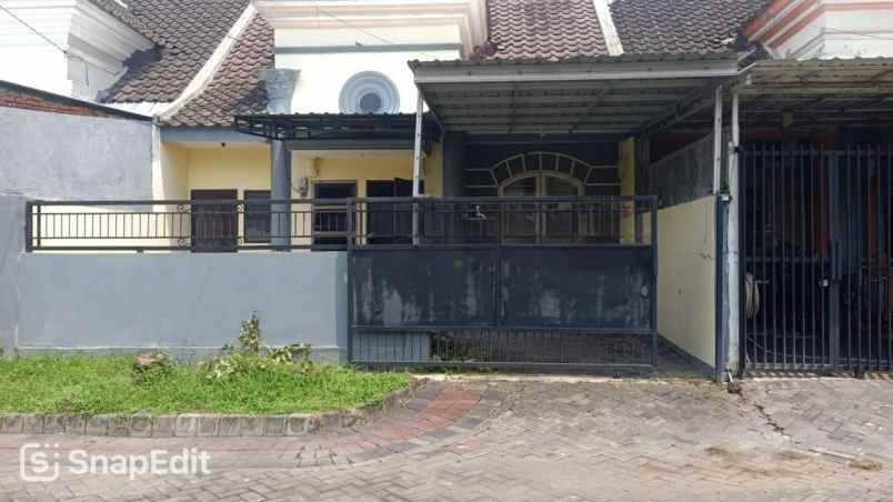 dijual rumah puri safira regency