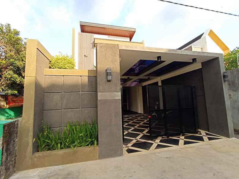 dijual rumah purwomartani