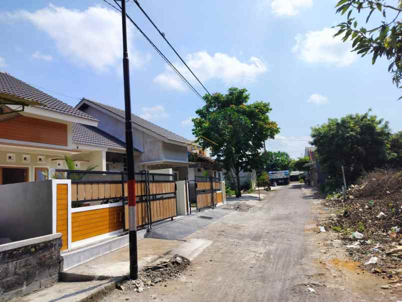 dijual rumah purwomartani sleman