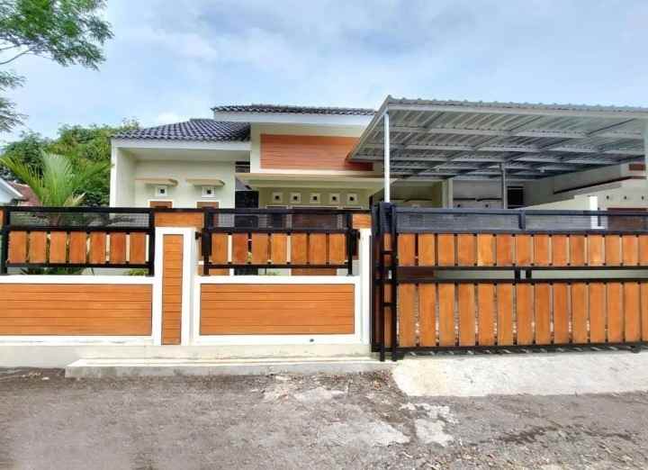 dijual rumah purwomartani sleman