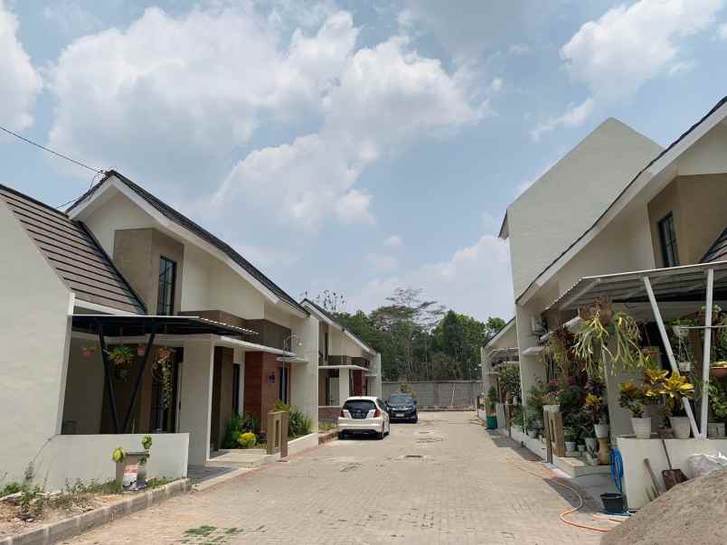 dijual rumah randusari prambanan klaten