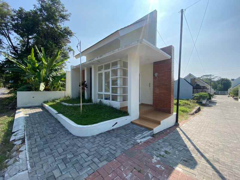 dijual rumah randusari prambanan klaten