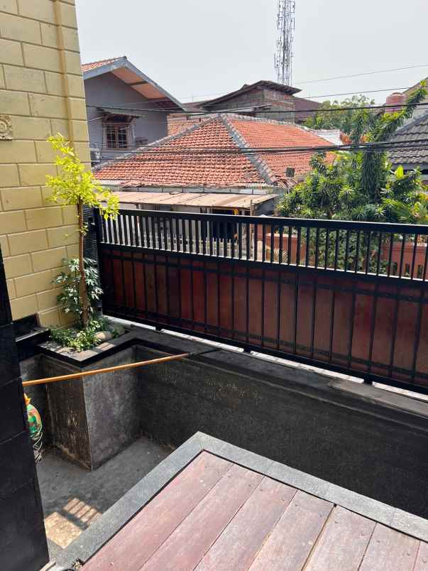 dijual rumah rawamangun