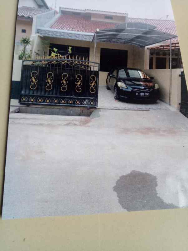 dijual rumah raya pondok kelapa