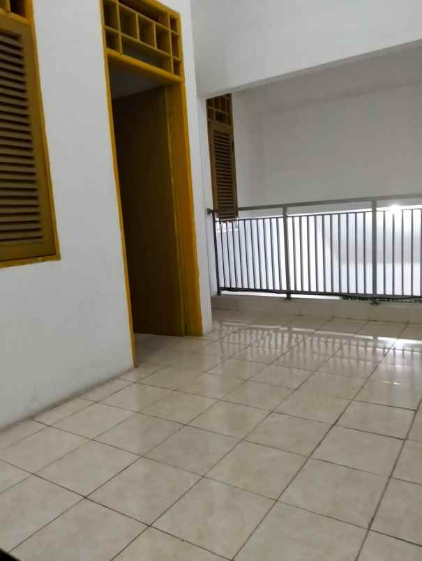 dijual rumah raya pondok kelapa