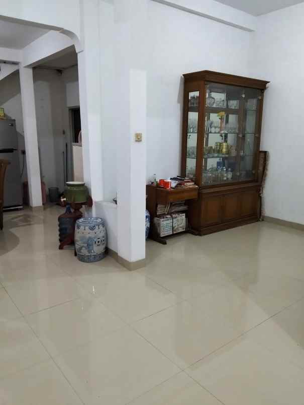 dijual rumah raya pondok kelapa