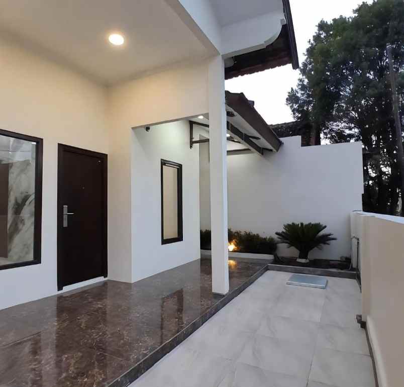 dijual rumah ready di banowati raya bulu lor semarang