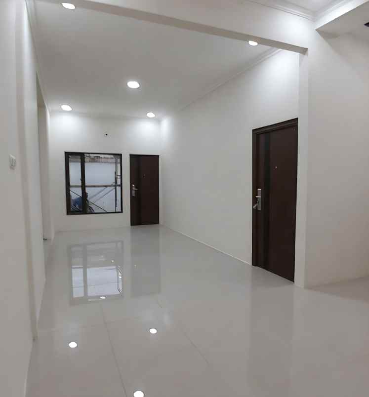 dijual rumah ready di banowati raya bulu lor semarang