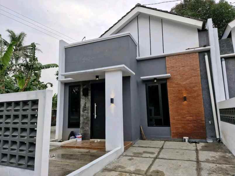 dijual rumah rs atturots