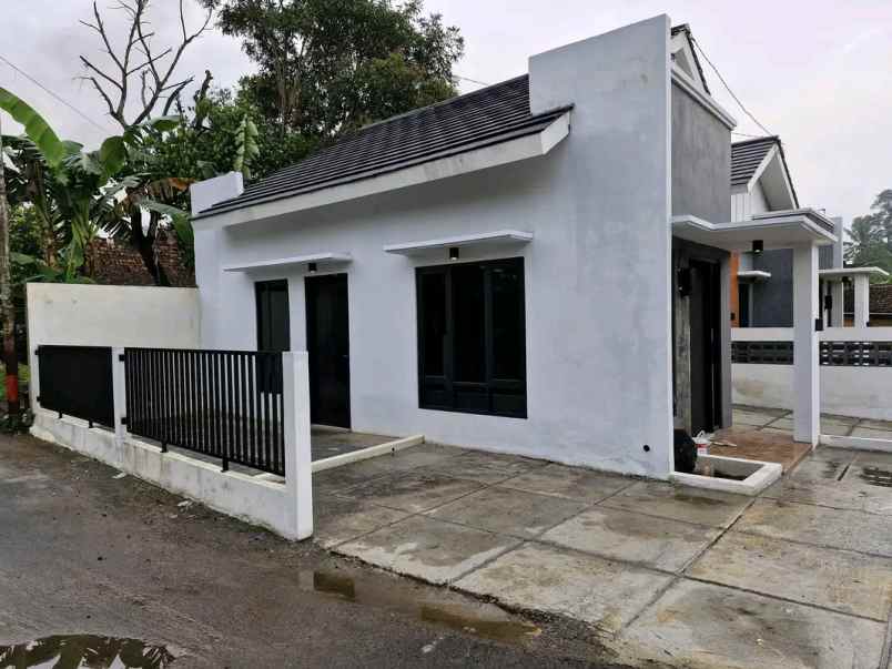 dijual rumah rs atturots