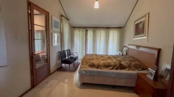 dijual rumah rumah di jln poncol indah