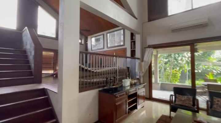 dijual rumah rumah di jln poncol indah