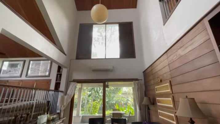 dijual rumah rumah di jln poncol indah