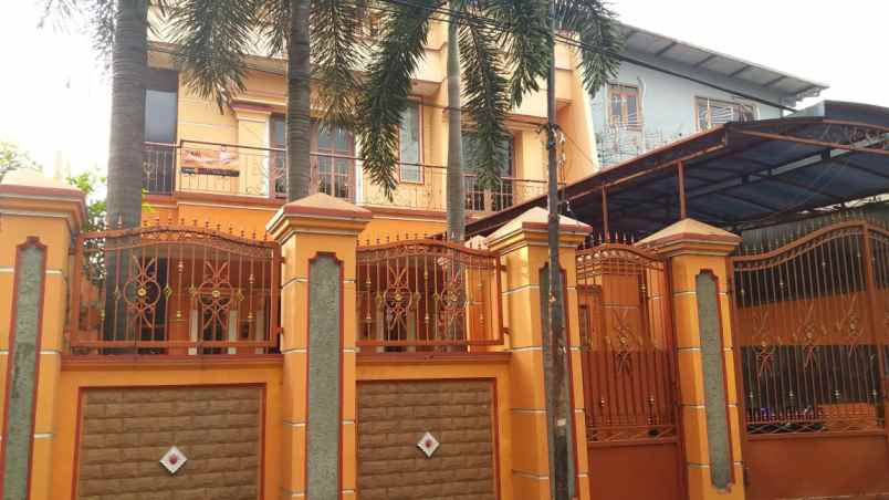 dijual rumah rumah di jln tangki mangga