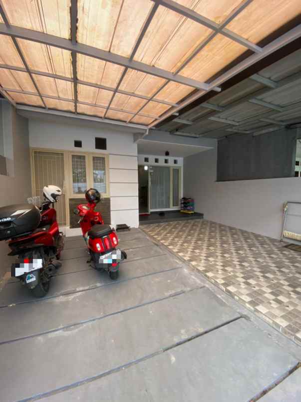 dijual rumah rumah murah dekat griya