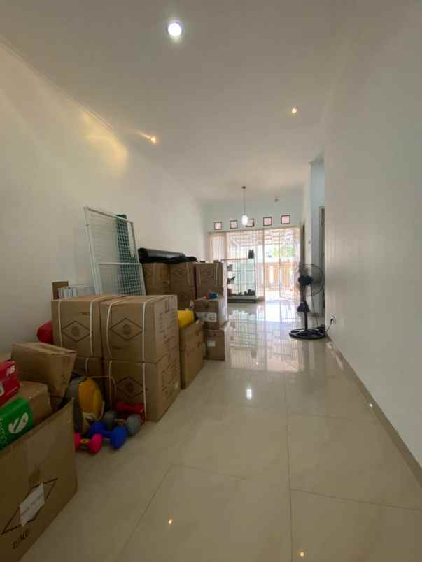 dijual rumah rumah murah dekat griya